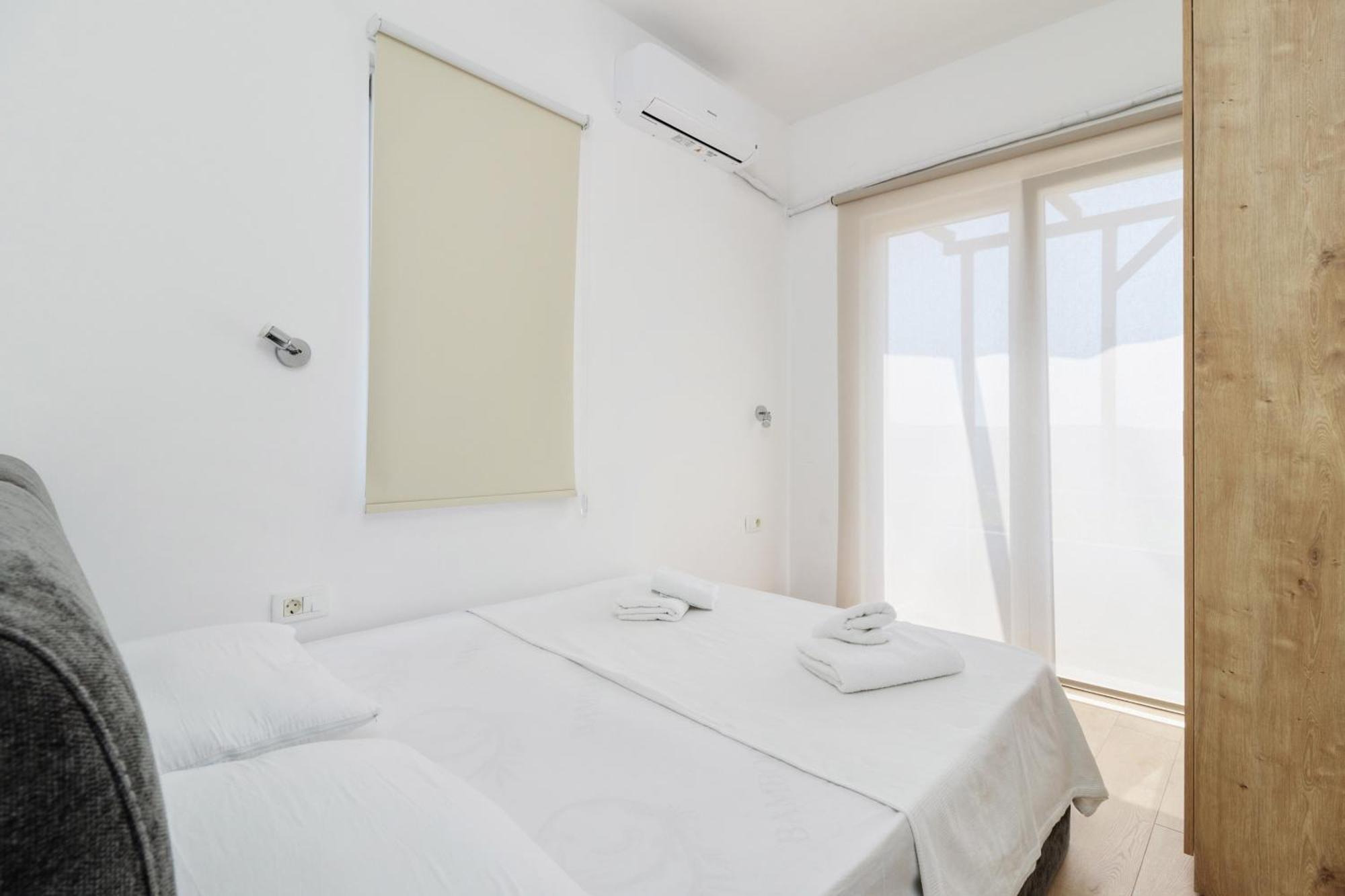 Adriatic Heights Aparthotel Kavac Exterior photo