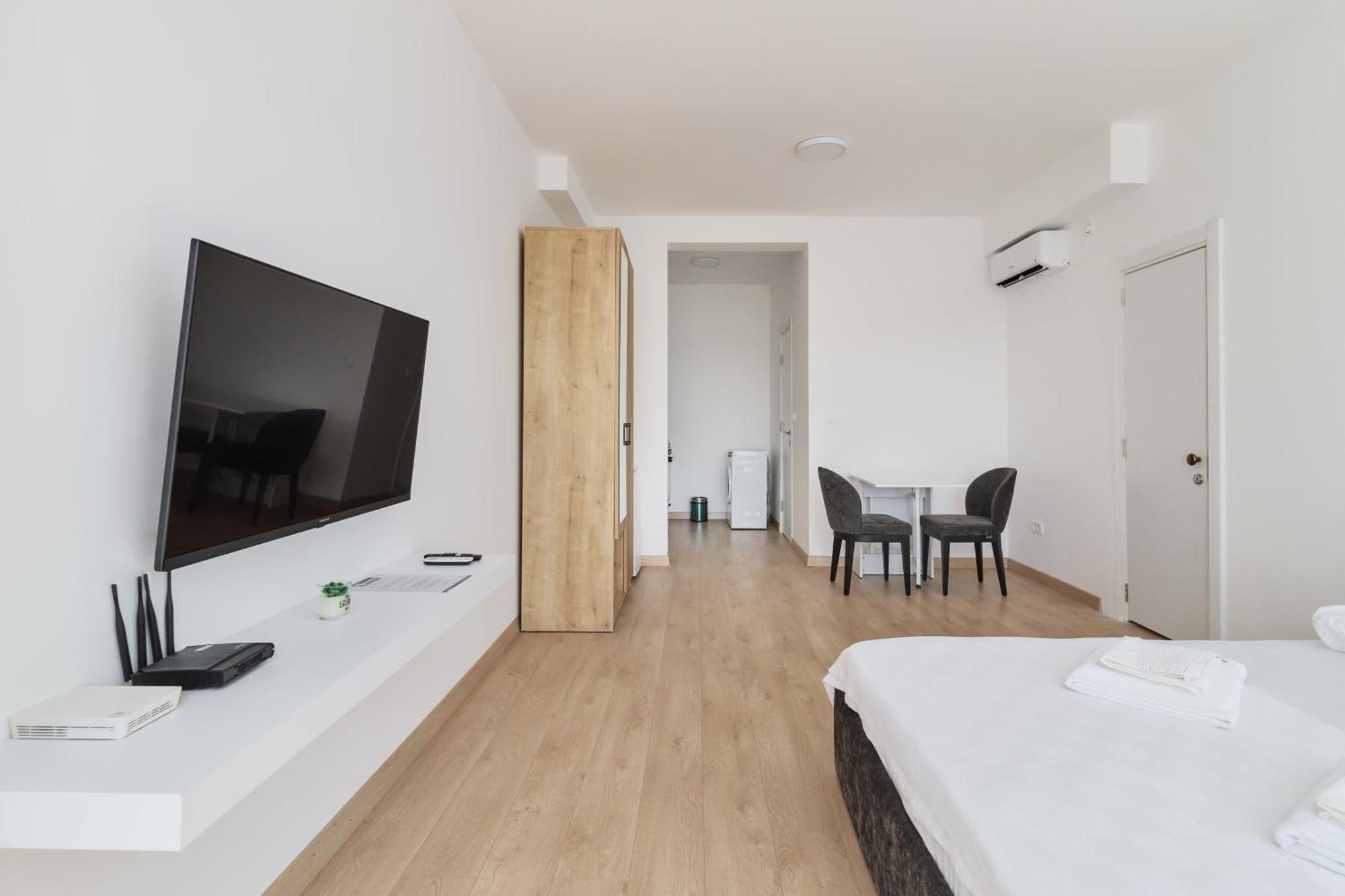 Adriatic Heights Aparthotel Kavac Exterior photo