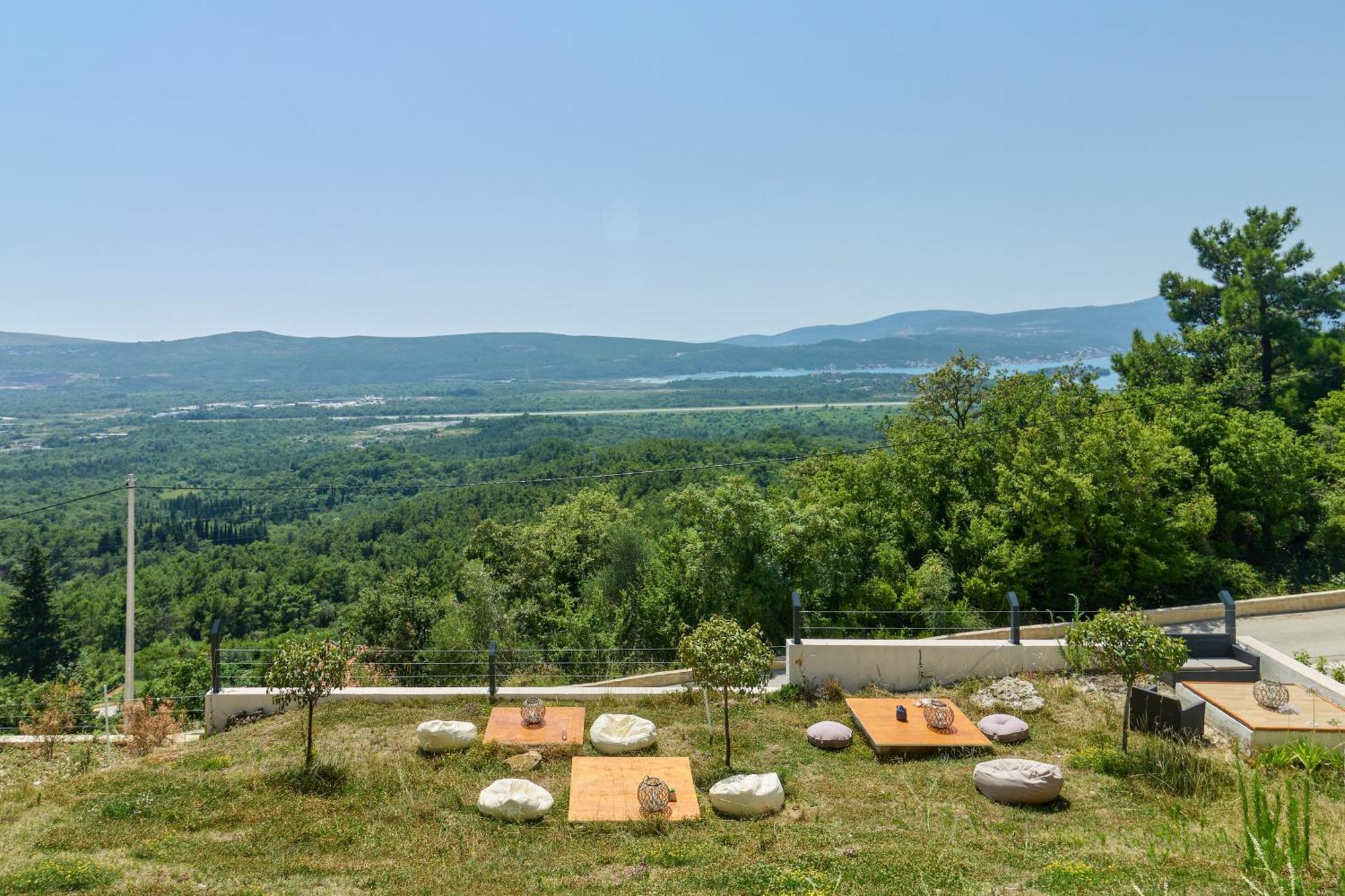 Adriatic Heights Aparthotel Kavac Exterior photo