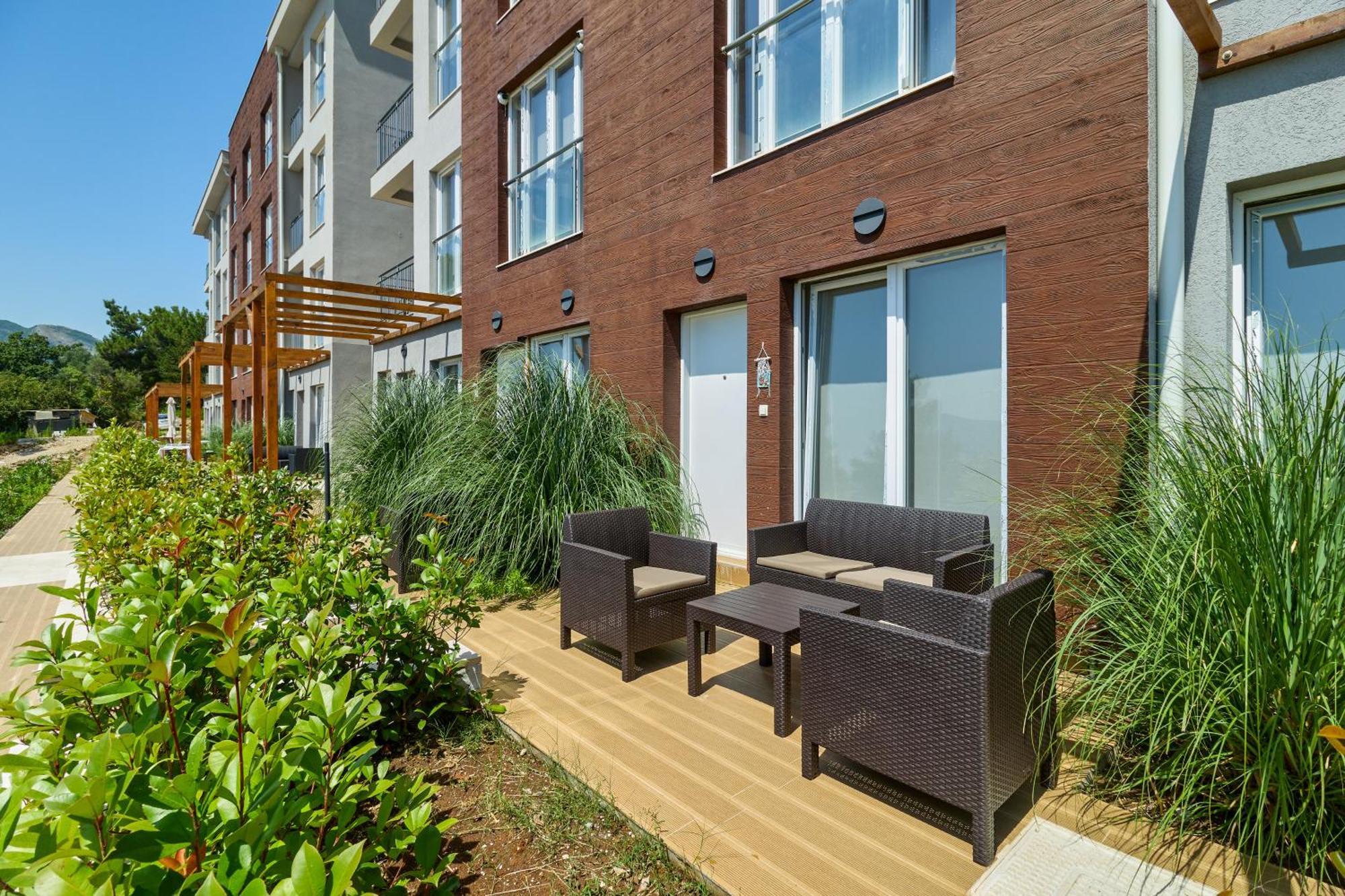Adriatic Heights Aparthotel Kavac Exterior photo