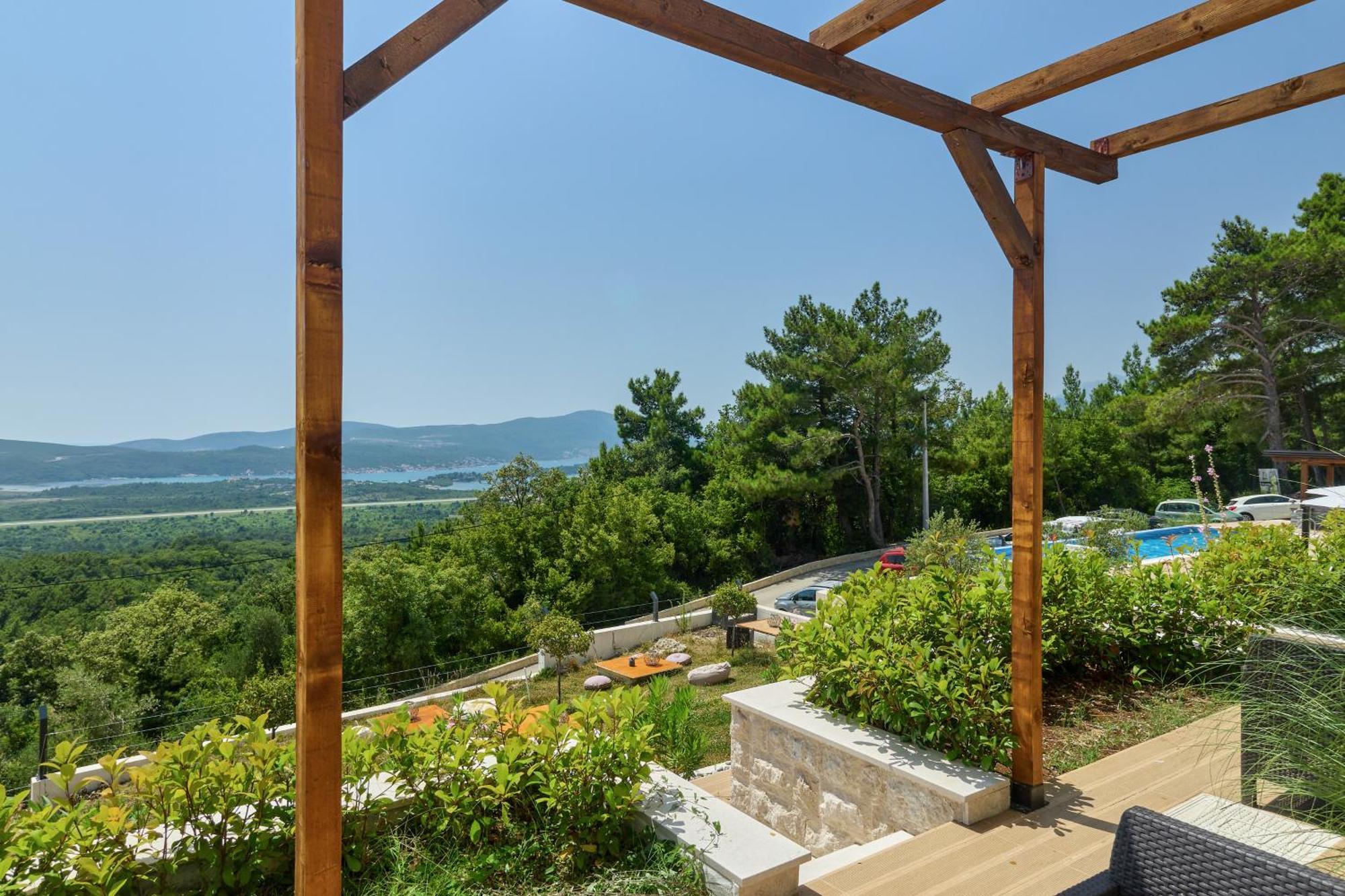 Adriatic Heights Aparthotel Kavac Exterior photo